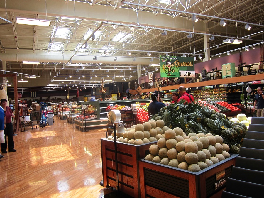 shoprite-kinsley-centre-photo-12-c2-retail-supermarkets-ground-up-interiors-06-produce-front-overview-900x